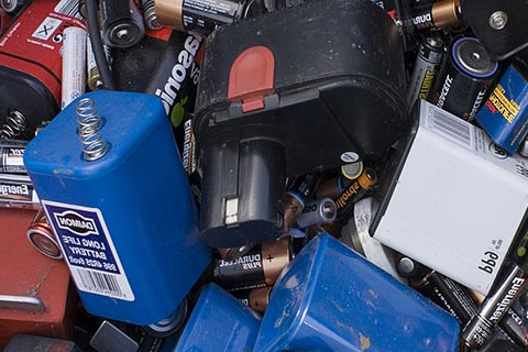 回收动力电池√旧电瓶回收电话-电池回收厂