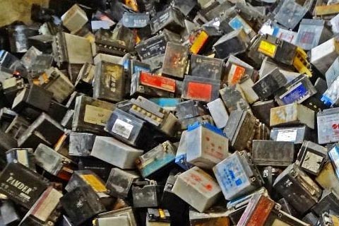[甘井子辛寨子高价UPS蓄电池回收]索兰图铅酸蓄电池回收-废铅酸电池回收